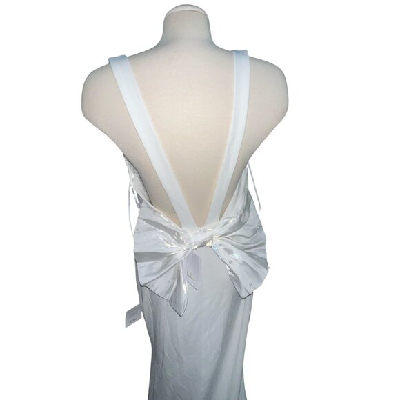 Lulu's NWT Romantic Glow Backless Pearl Bow Wedding Gown Maxi Dress Sz Medium Wh - Picture 13 of 16
